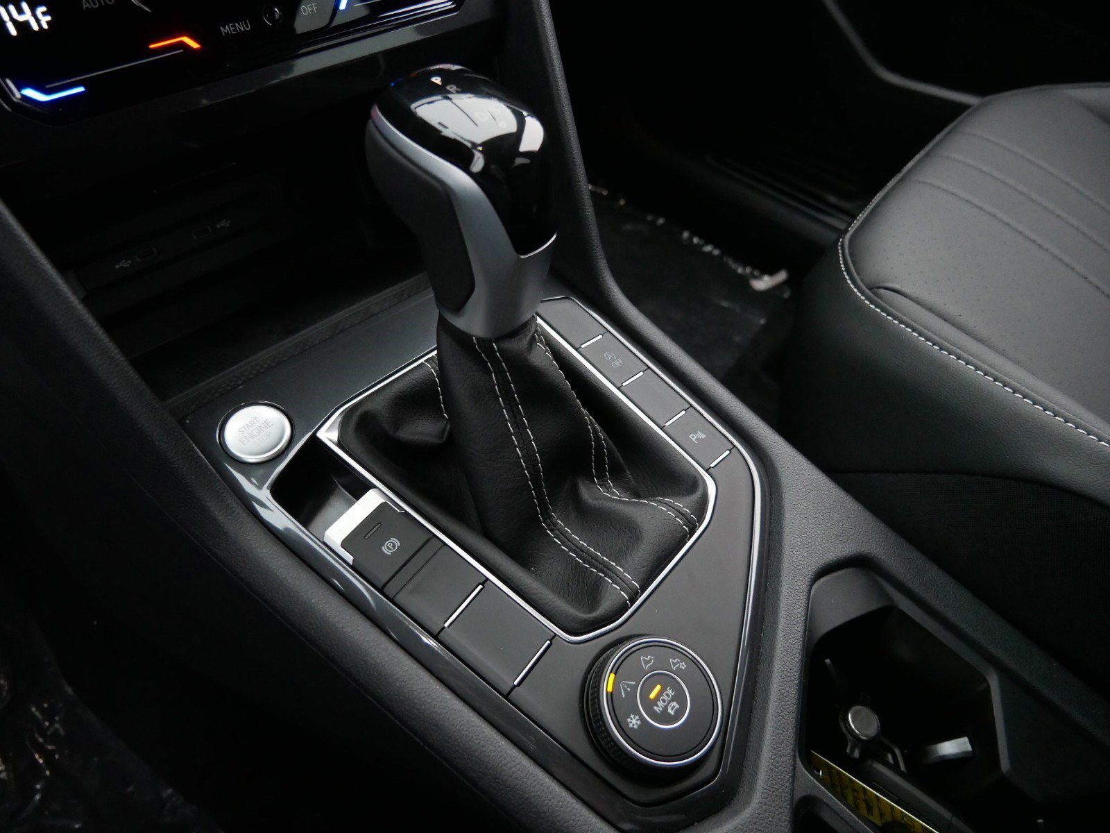 2024 Volkswagen Tiguan SE R-Line photo 7
