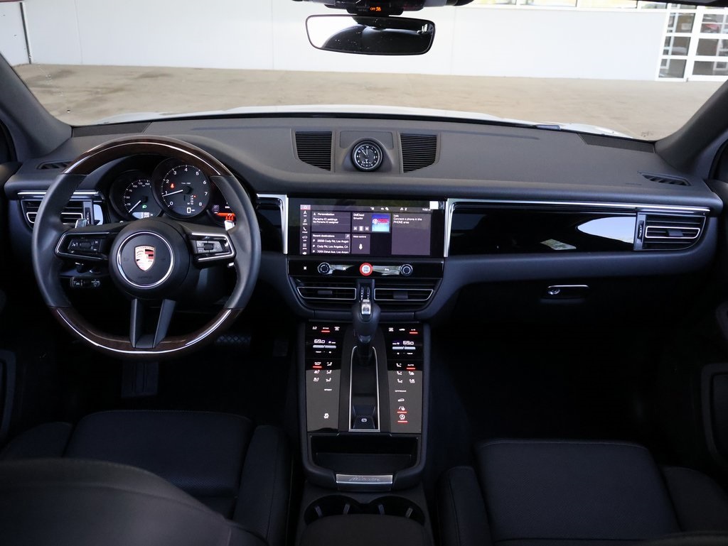 2024 Porsche Macan T photo 18