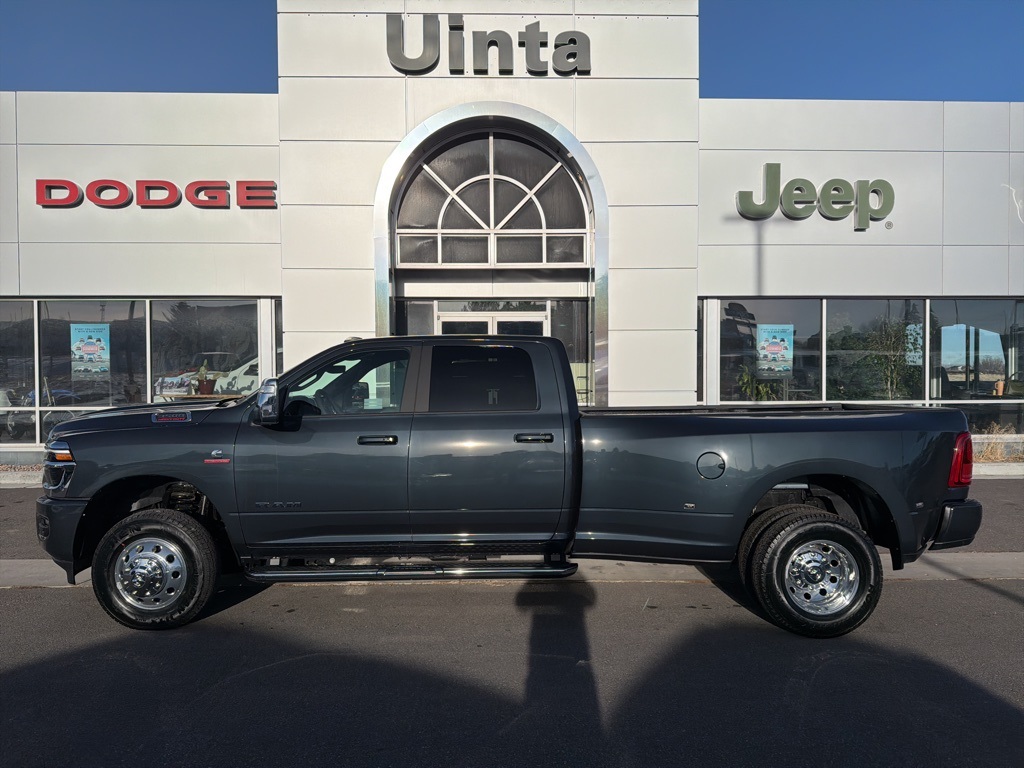 2026 RAM Ram 3500 Pickup Laramie's photo