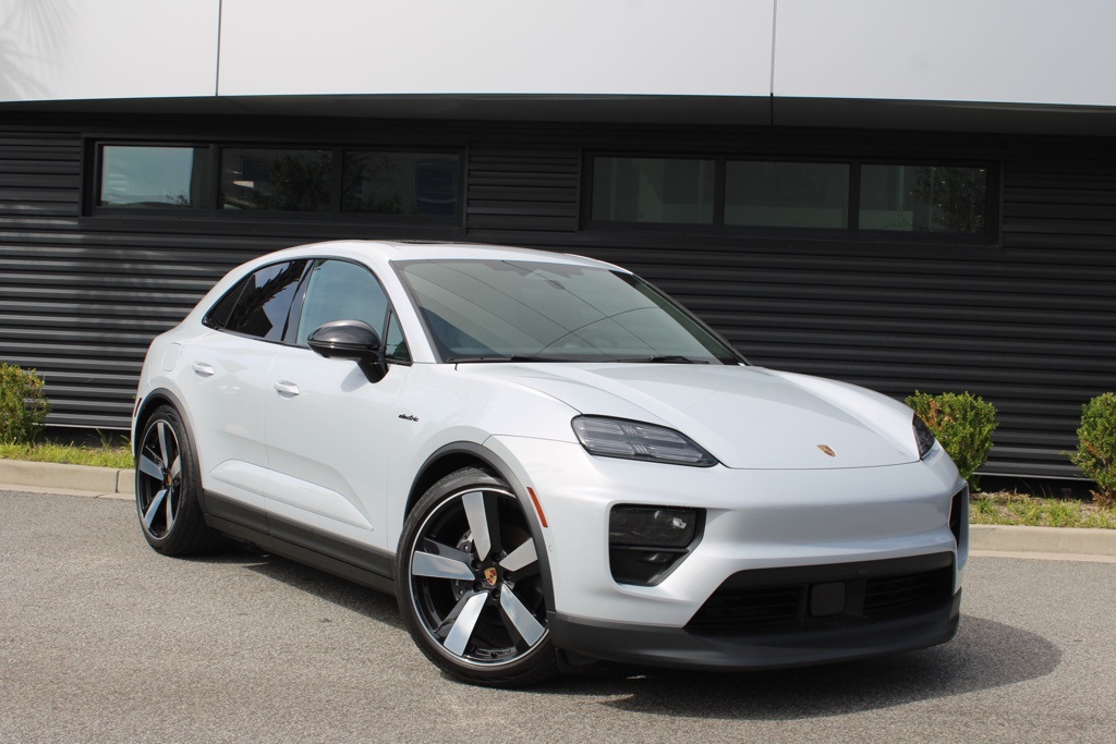 2024 Porsche Macan Electric 4 photo 9