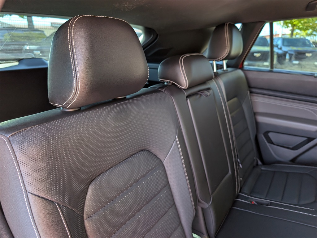 2022 Volkswagen Atlas Cross Sport V6 SEL Premium R-Line photo 18