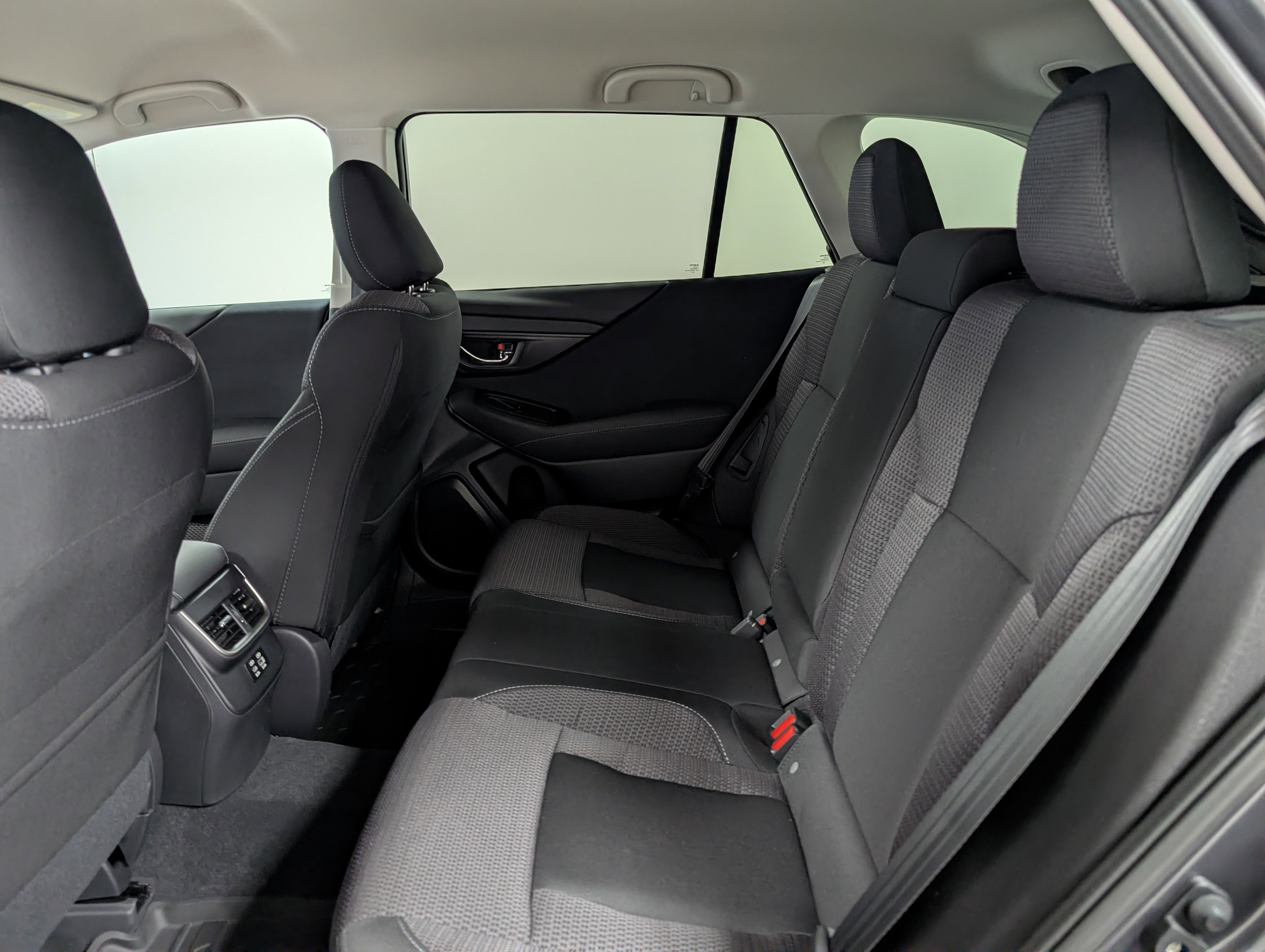 2025 Subaru Outback Premium photo 2