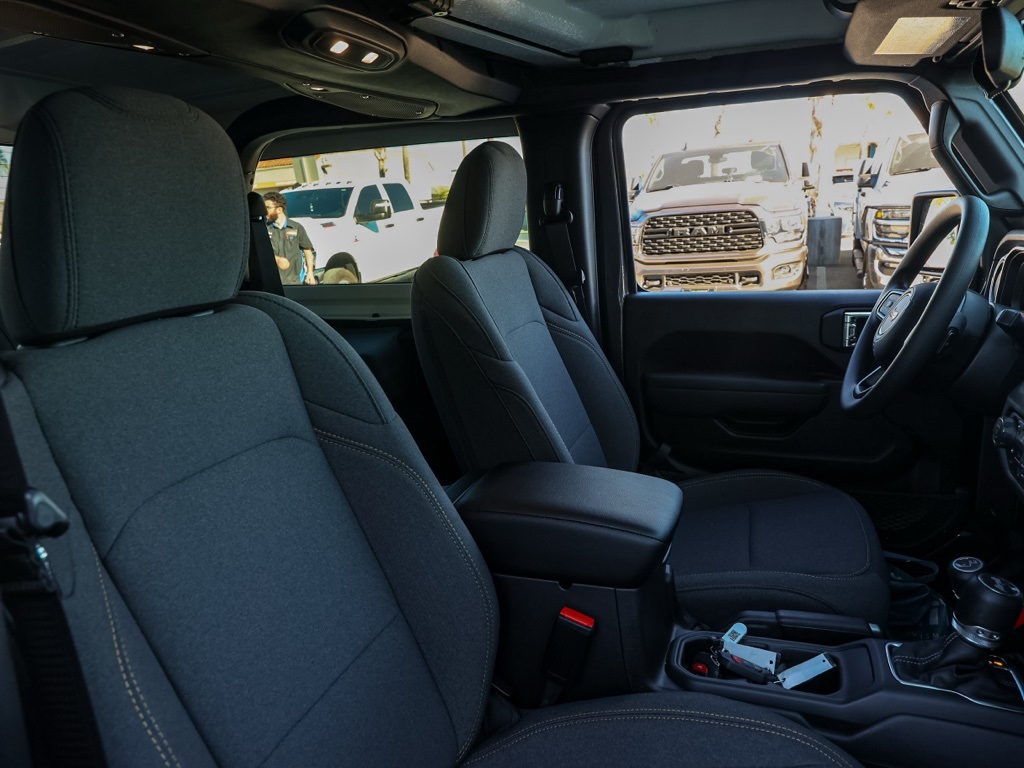 New 2026 Granite Crystal Metallic Clear-Coat Exterior Paint Jeep Sport image 18