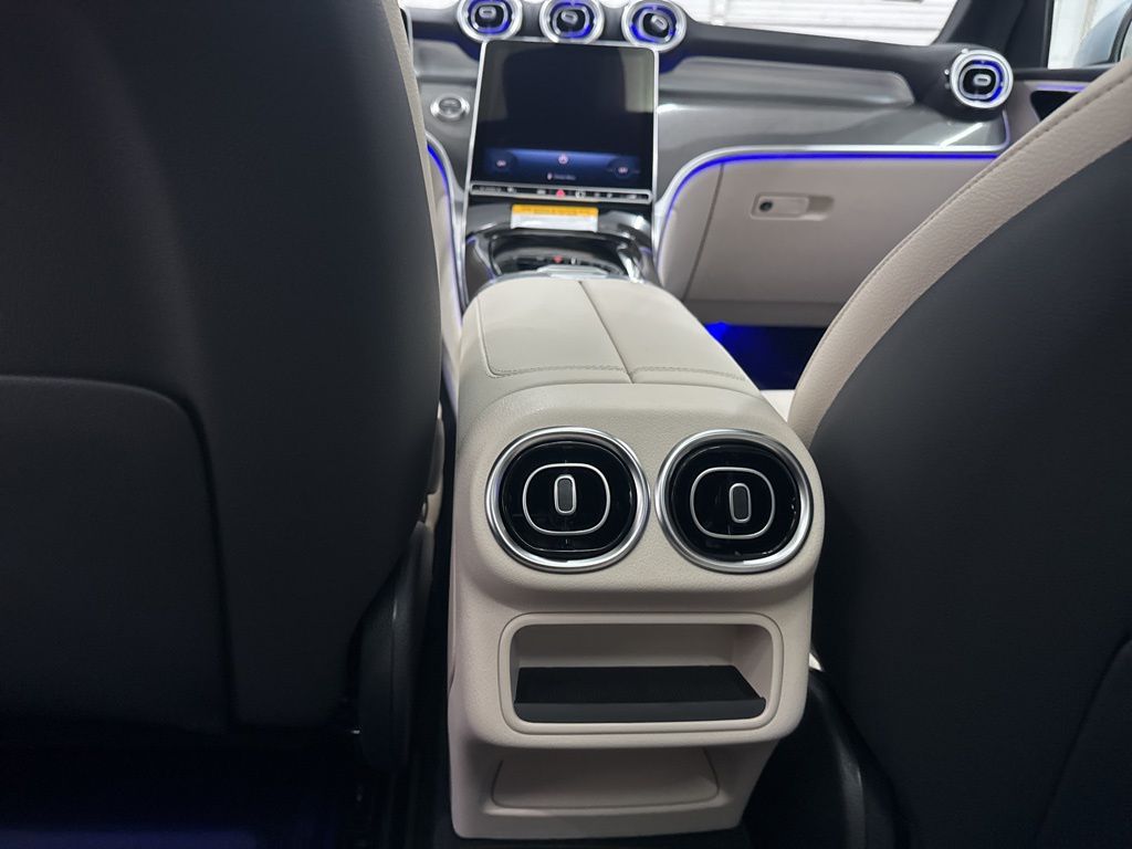 2026 Mercedes Benz GLC 300 photo 17
