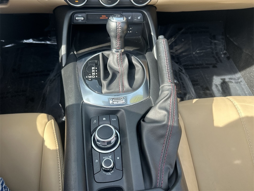 2017 Mazda MX-5 Miata RF Miata Grand Touring photo 19