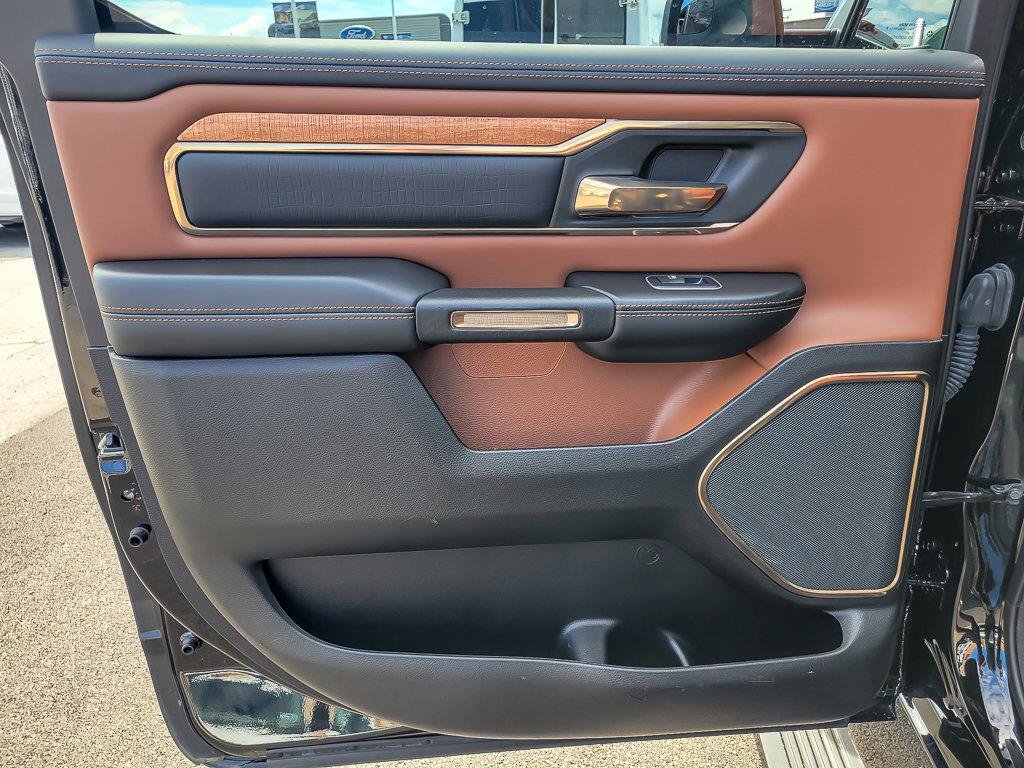 2023 RAM 1500 - Image 24