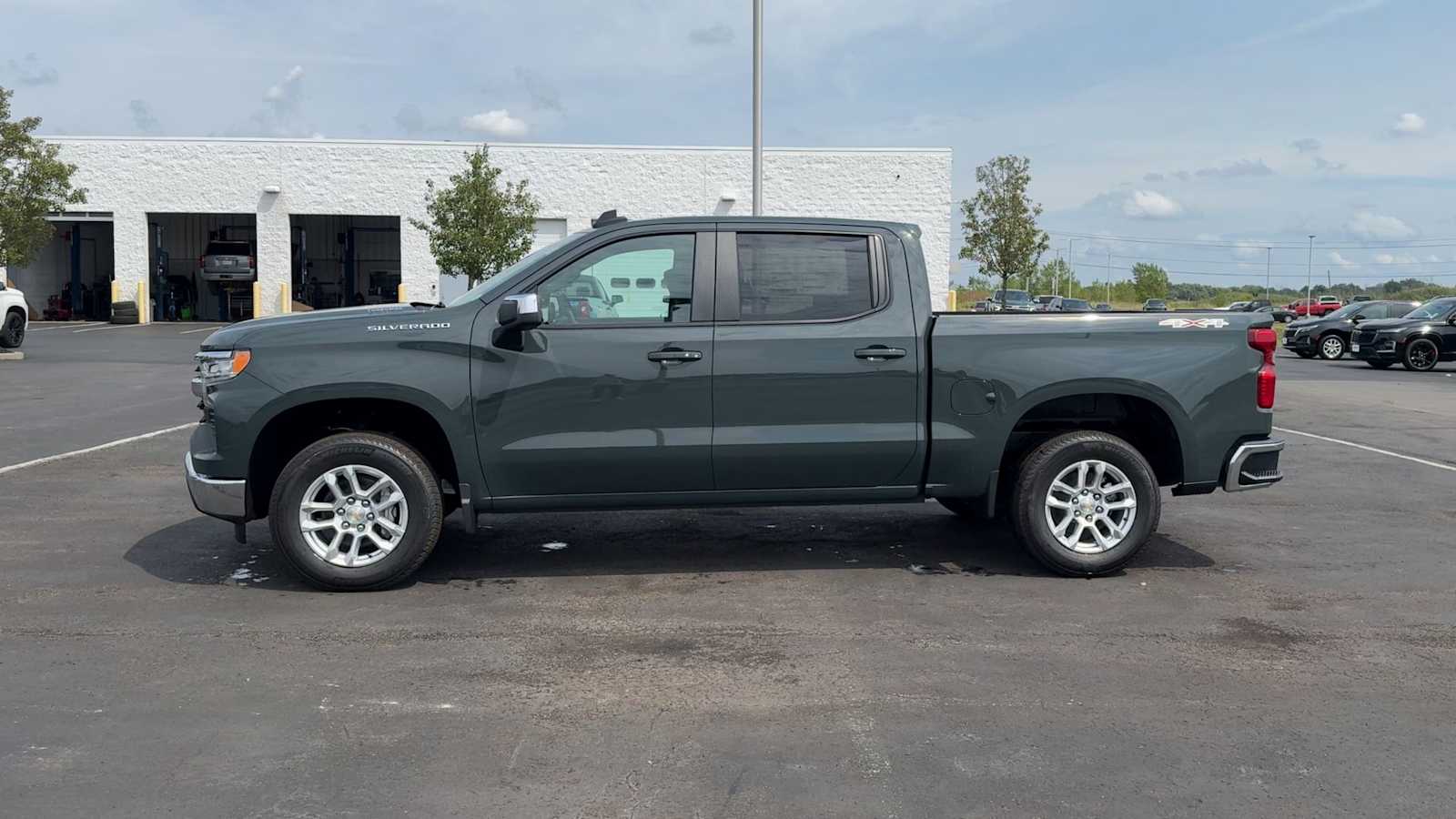 2026 Chevrolet Silverado 1500 LT photo 4
