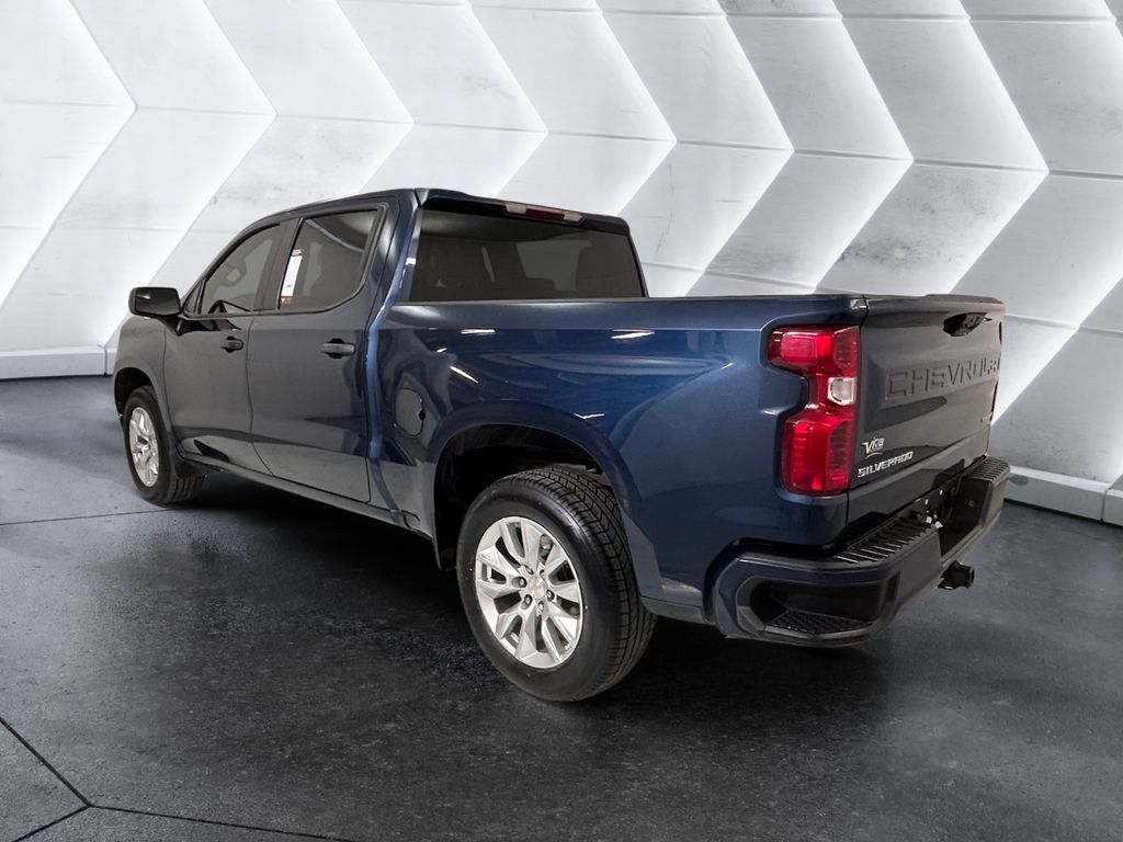 2023 Chevrolet Silverado 1500 Custom photo 3
