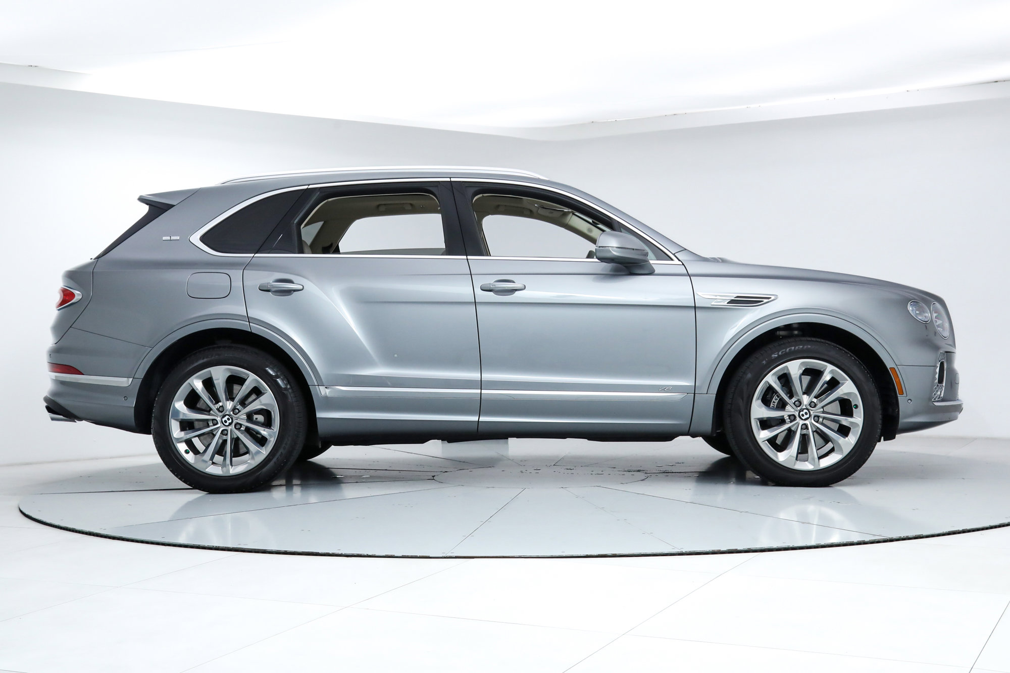 2022 Bentley Bentayga V8 First Edition photo 6
