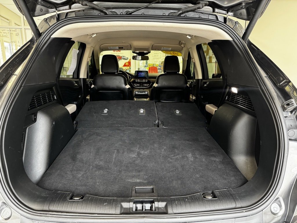 2020 Ford Escape Titanium Hybrid photo 20