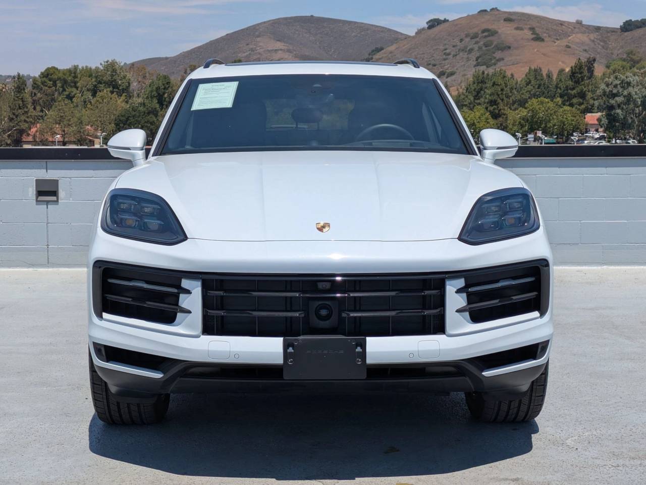 2025 Porsche Cayenne Base photo 2