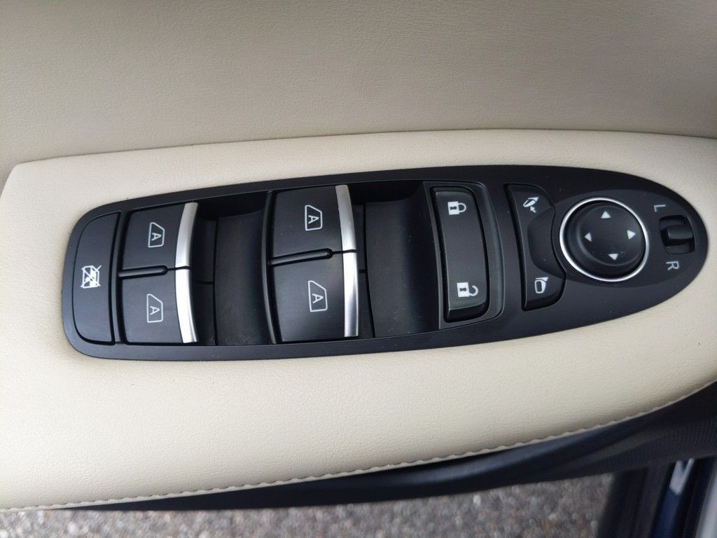 2022 Infiniti QX50 Luxe photo 25