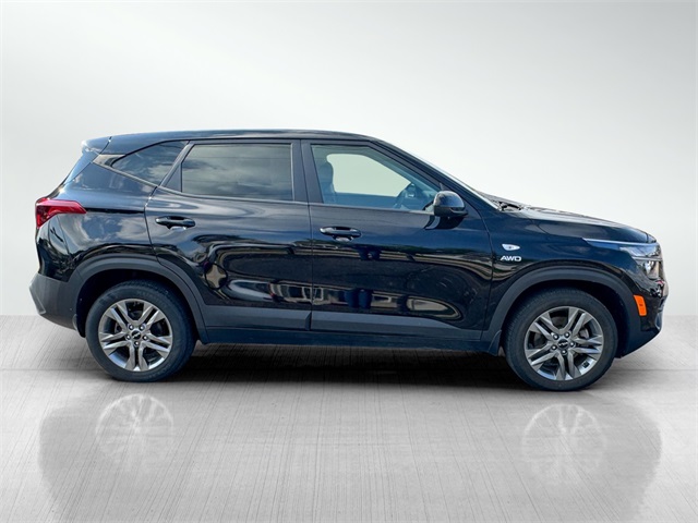 2023 Kia Seltos LX photo 2