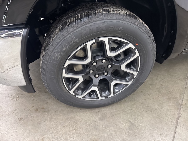 2025 Ram 1500 Laramie photo 4