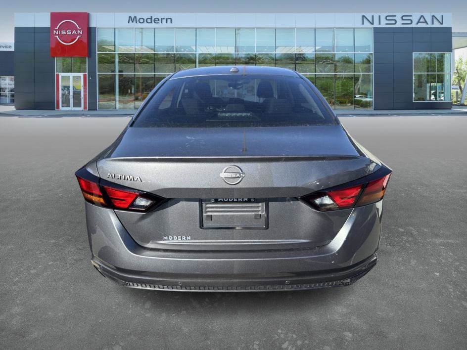 2025 Nissan Altima S photo 3