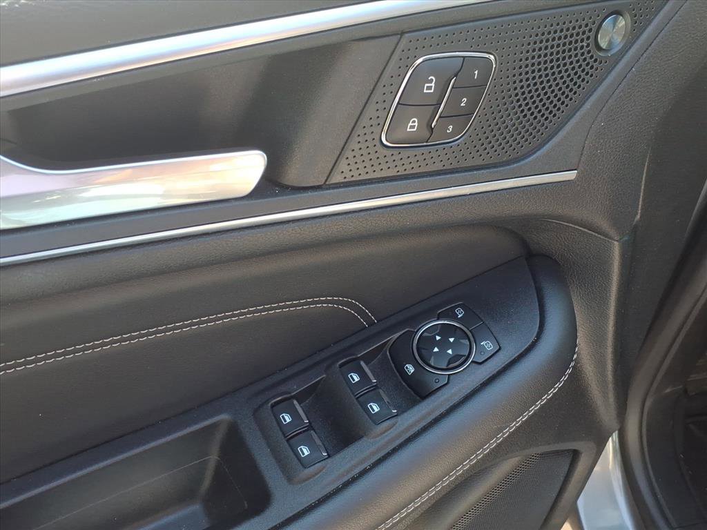 2024 Ford Edge Titanium photo 18