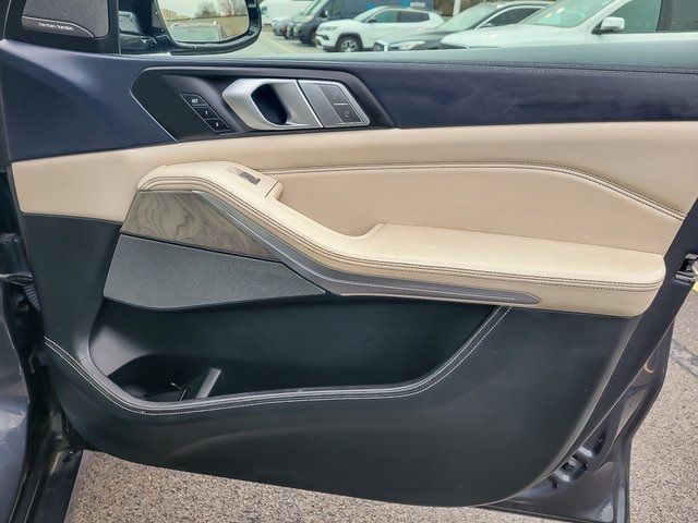 2019 BMW X7 - Image 24