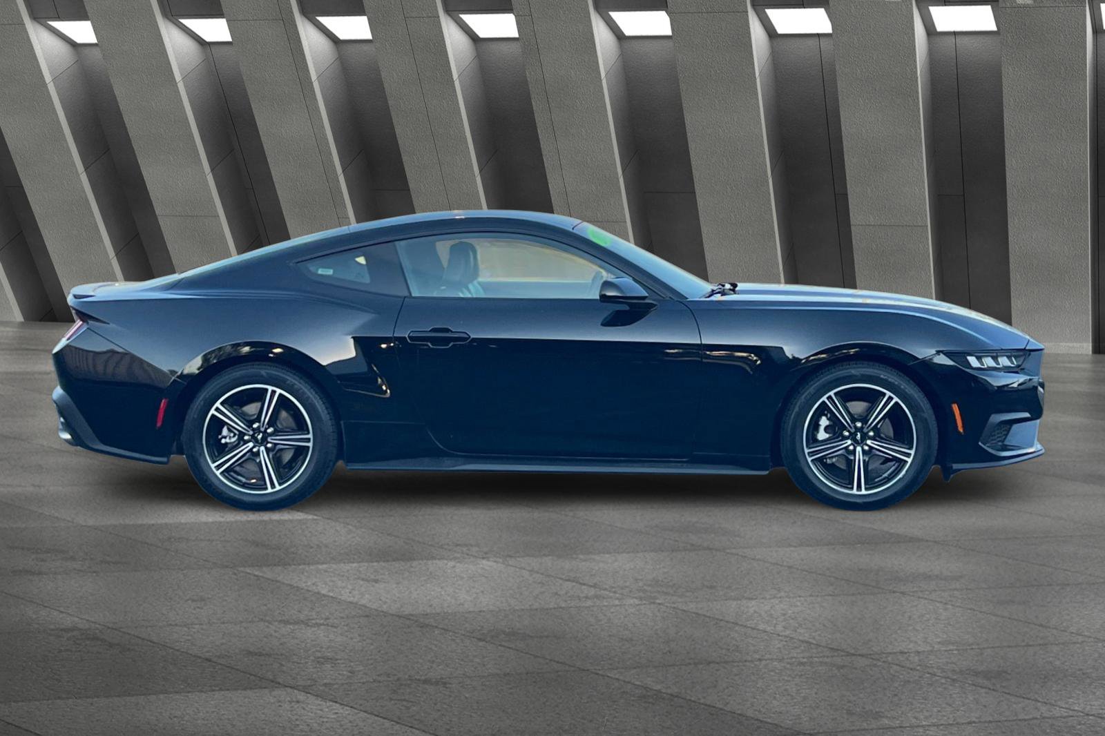 2024 Ford Mustang EcoBoost photo 2