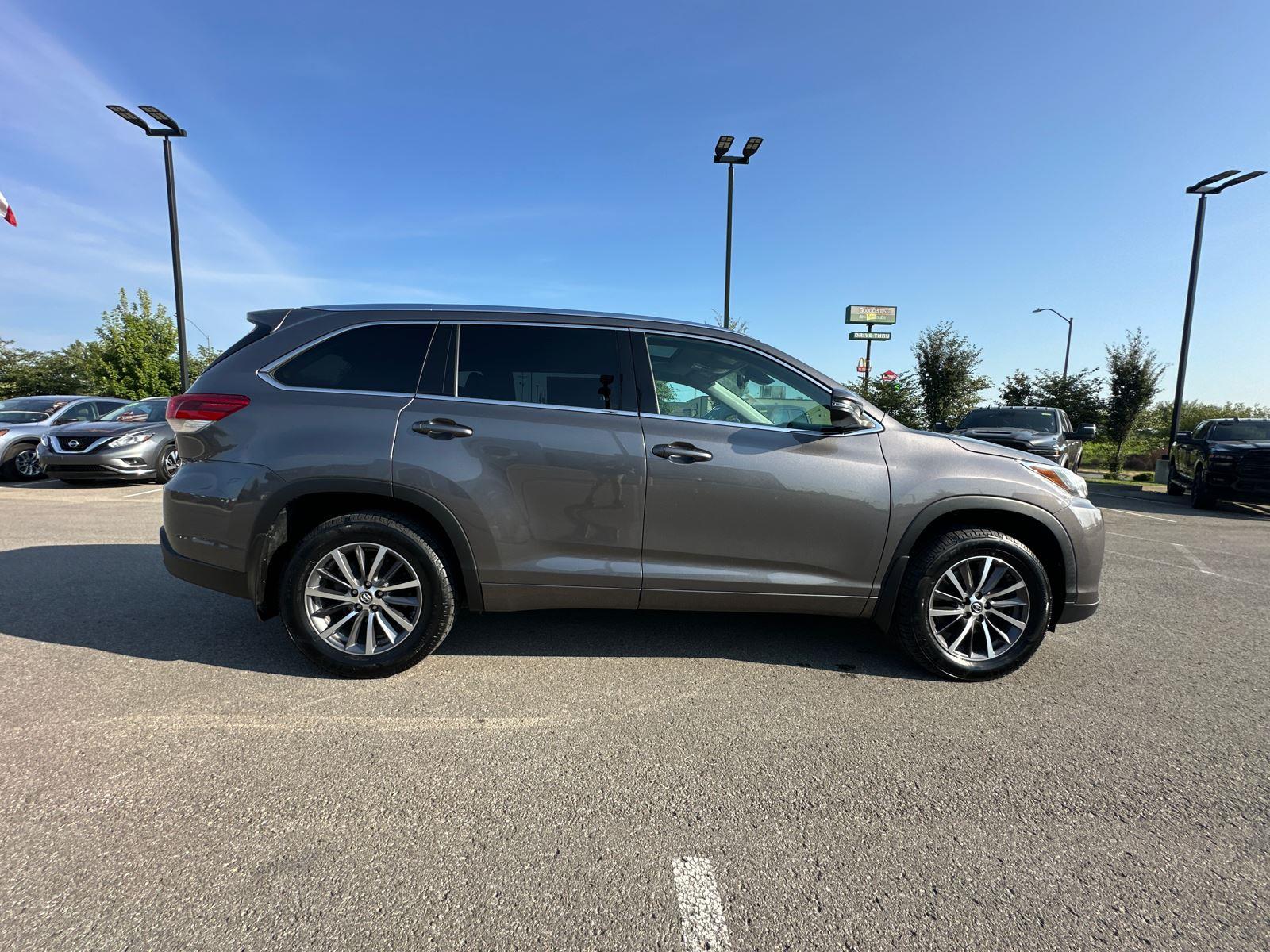 2018 Toyota Highlander XLE photo 3