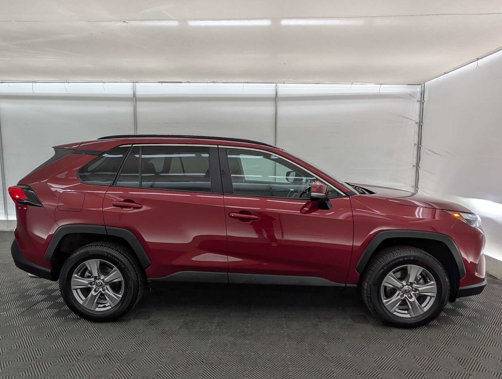 2024 Toyota RAV4 XLE photo 6