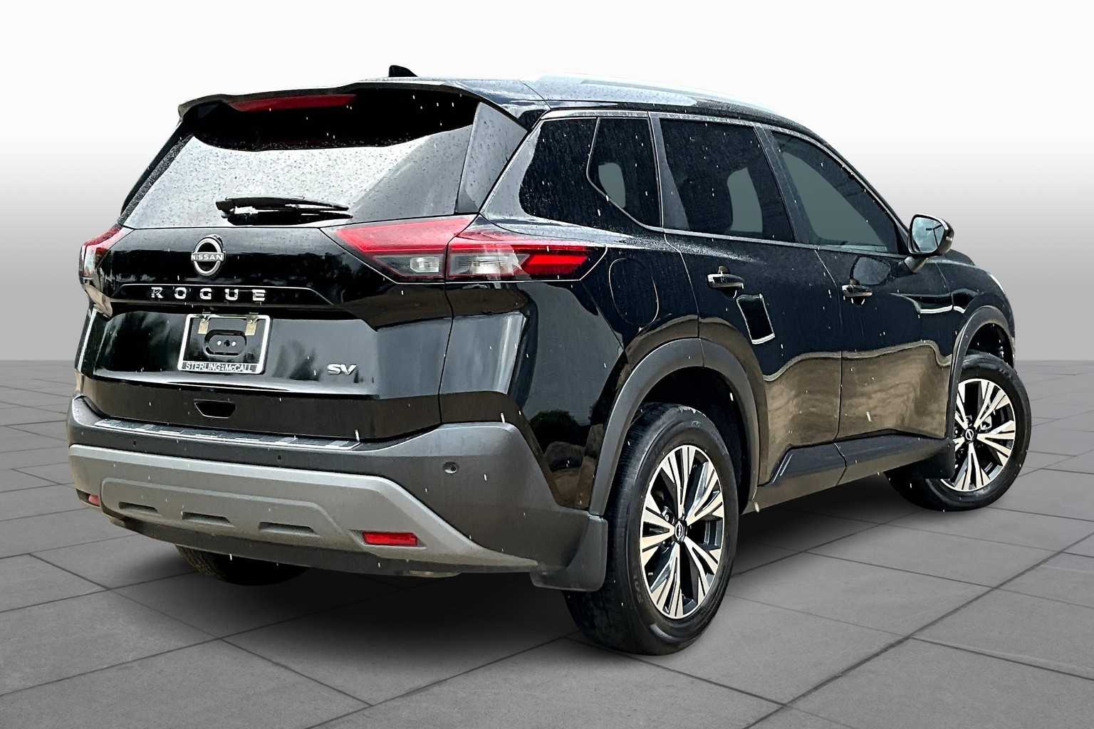 2022 Nissan Rogue SV photo 11