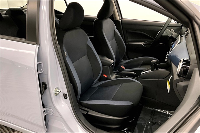 2025 Nissan Versa 1.6 SV photo 30
