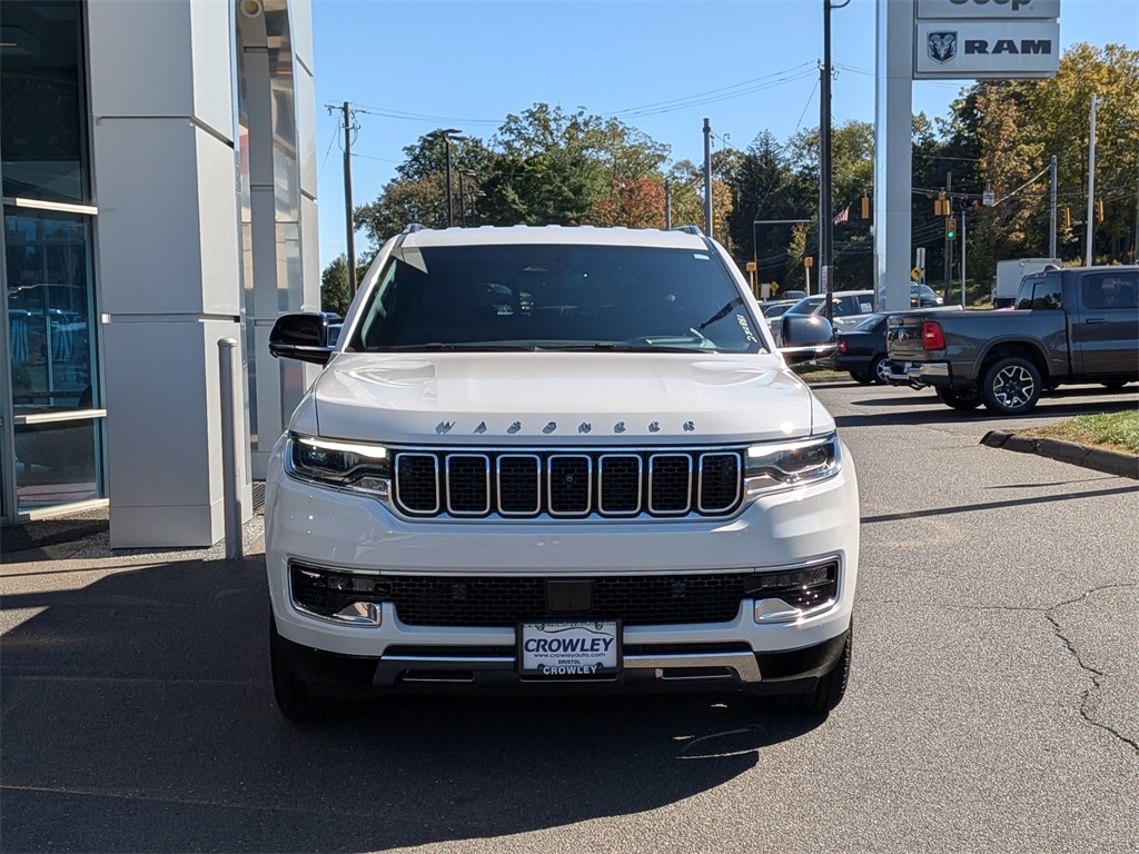 2024 Jeep Wagoneer L Series III photo 8