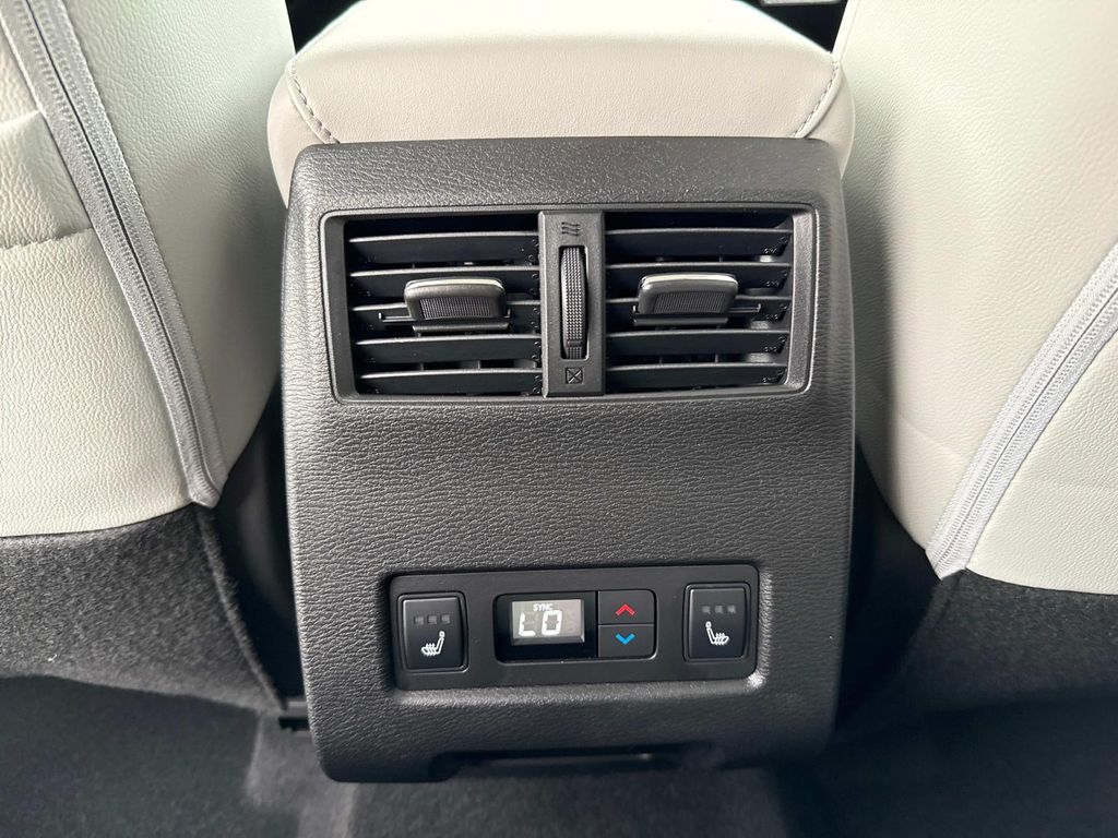 2025 Mitsubishi Outlander SEL GT photo 16