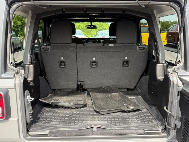 2021 Jeep Wrangler Unlimited Willys photo 4
