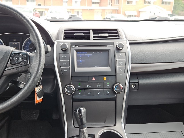 2017 Toyota Camry XLE XSE photo 16