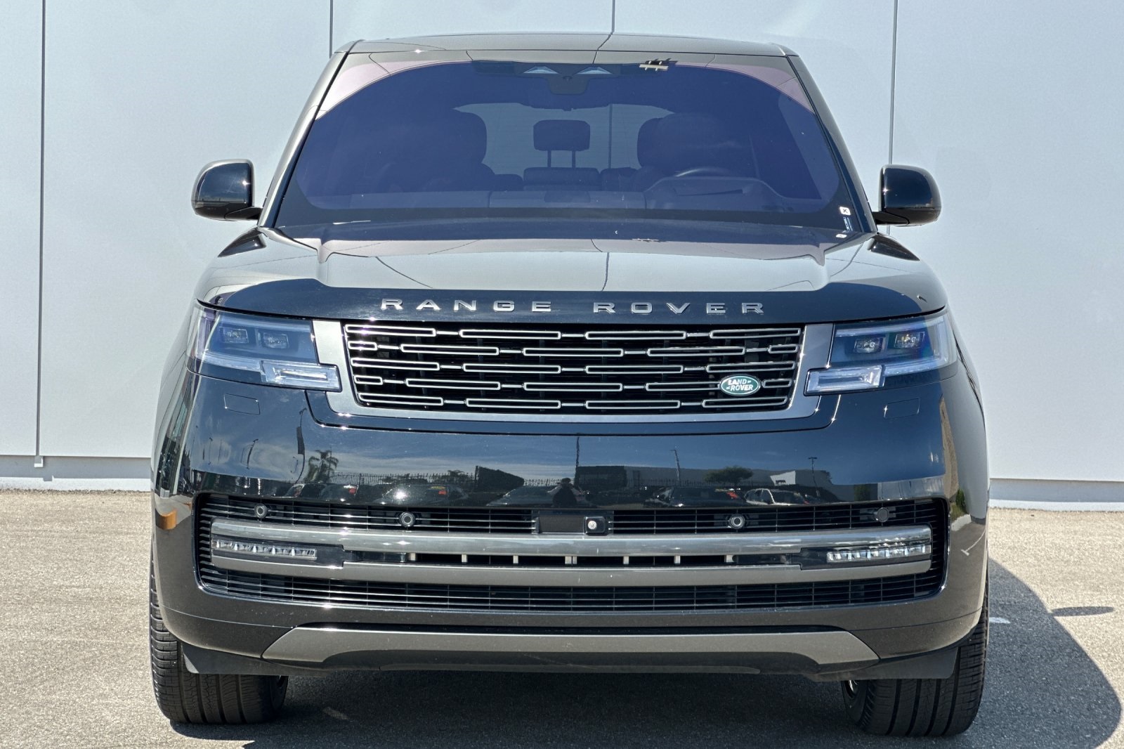 2023 Land Rover Range Rover SE photo 8