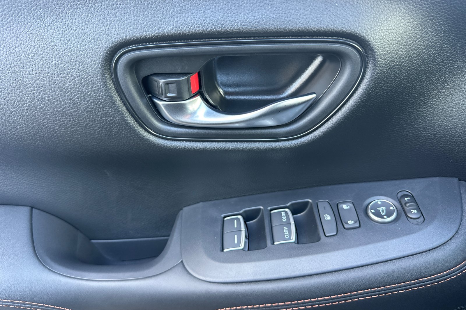 2026 Honda HR-V Sport photo 7