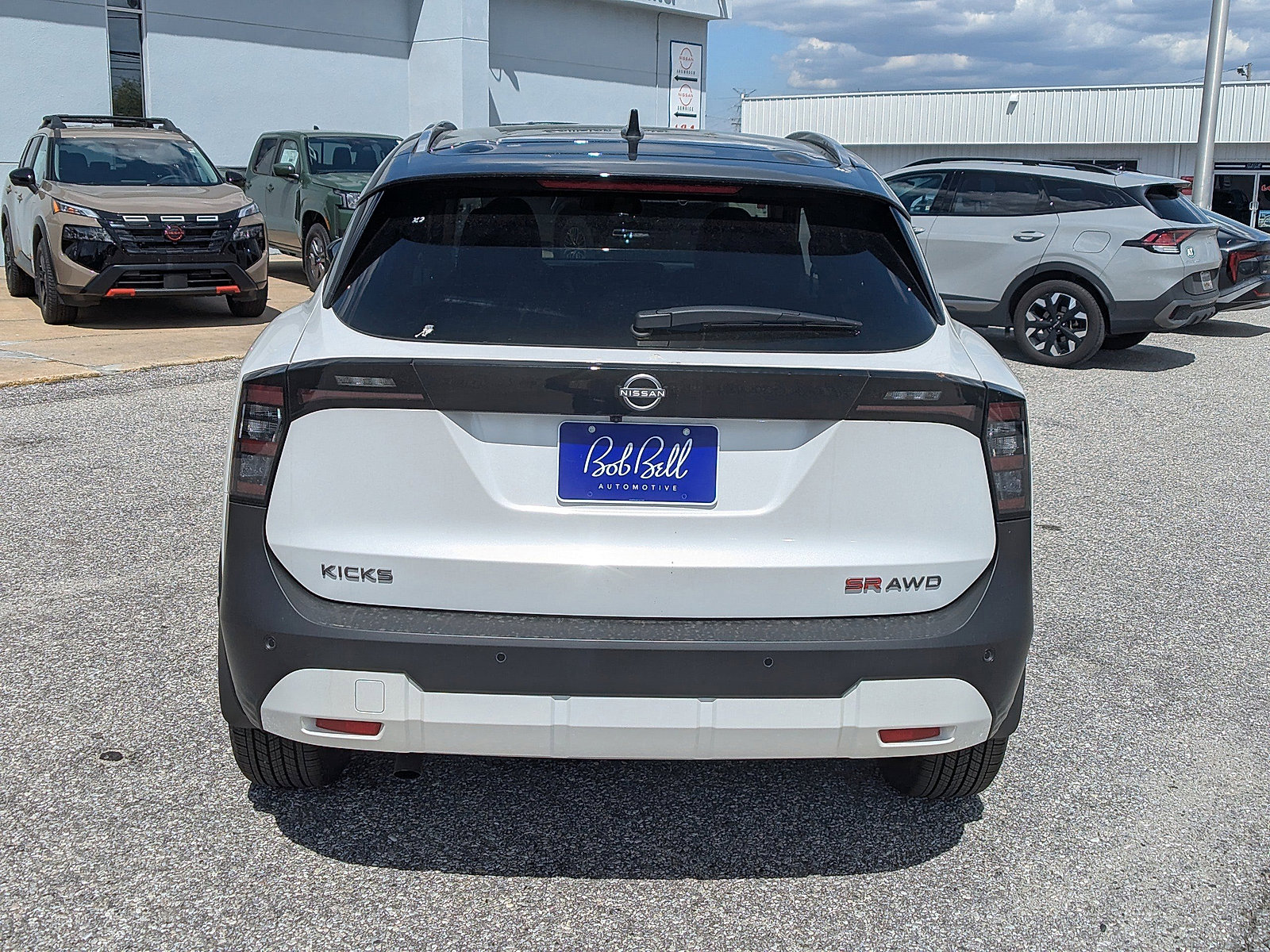 2025 Nissan Kicks SR photo 18