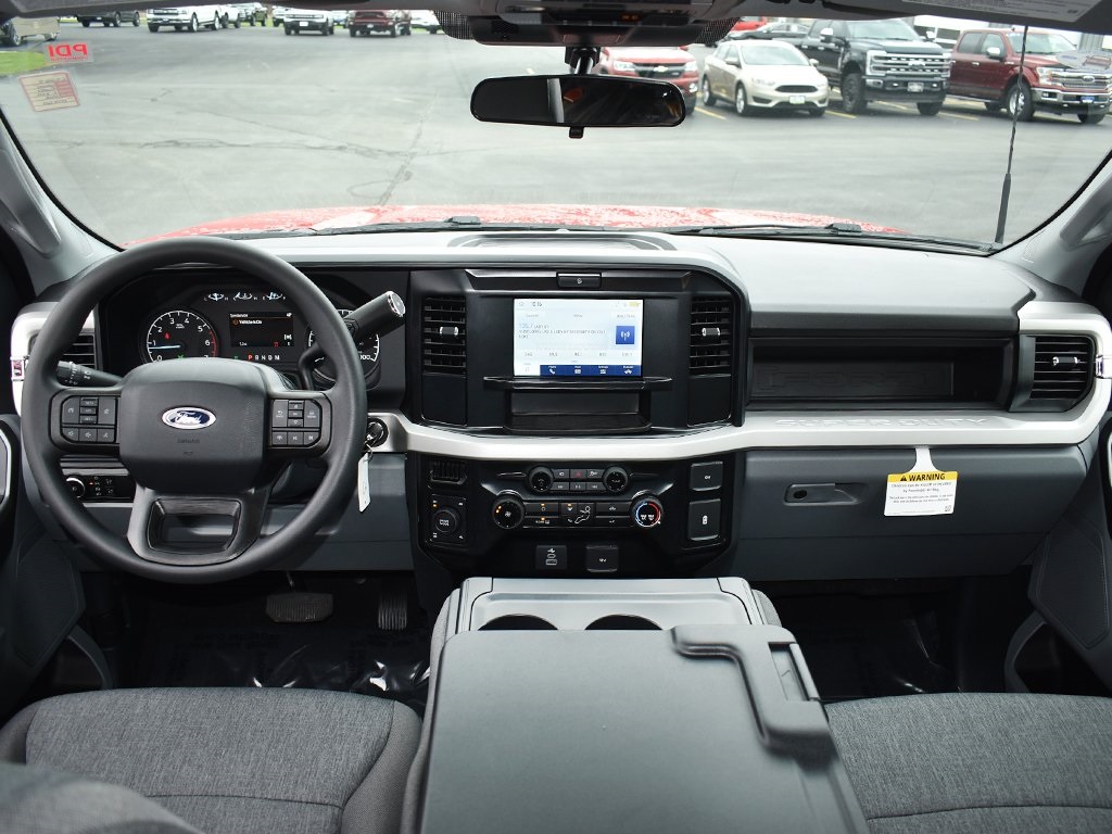 2025 Ford F-350 XL photo 4