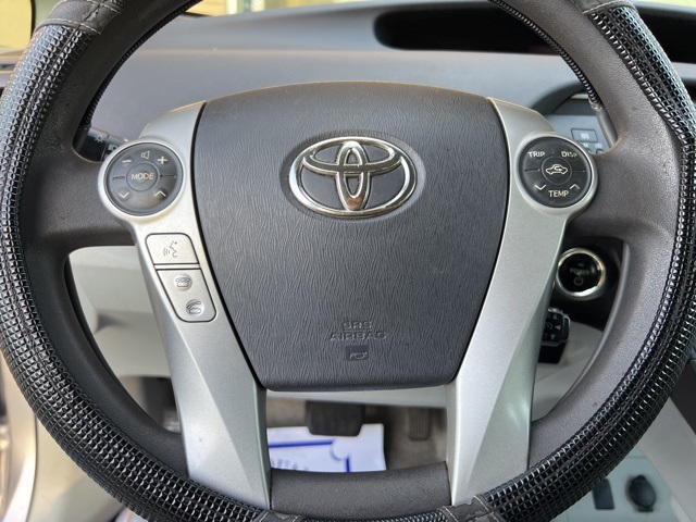 2011 Toyota Prius Three photo 14