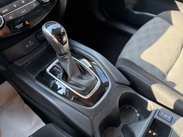 2022 Nissan Rogue Sport SV photo 28
