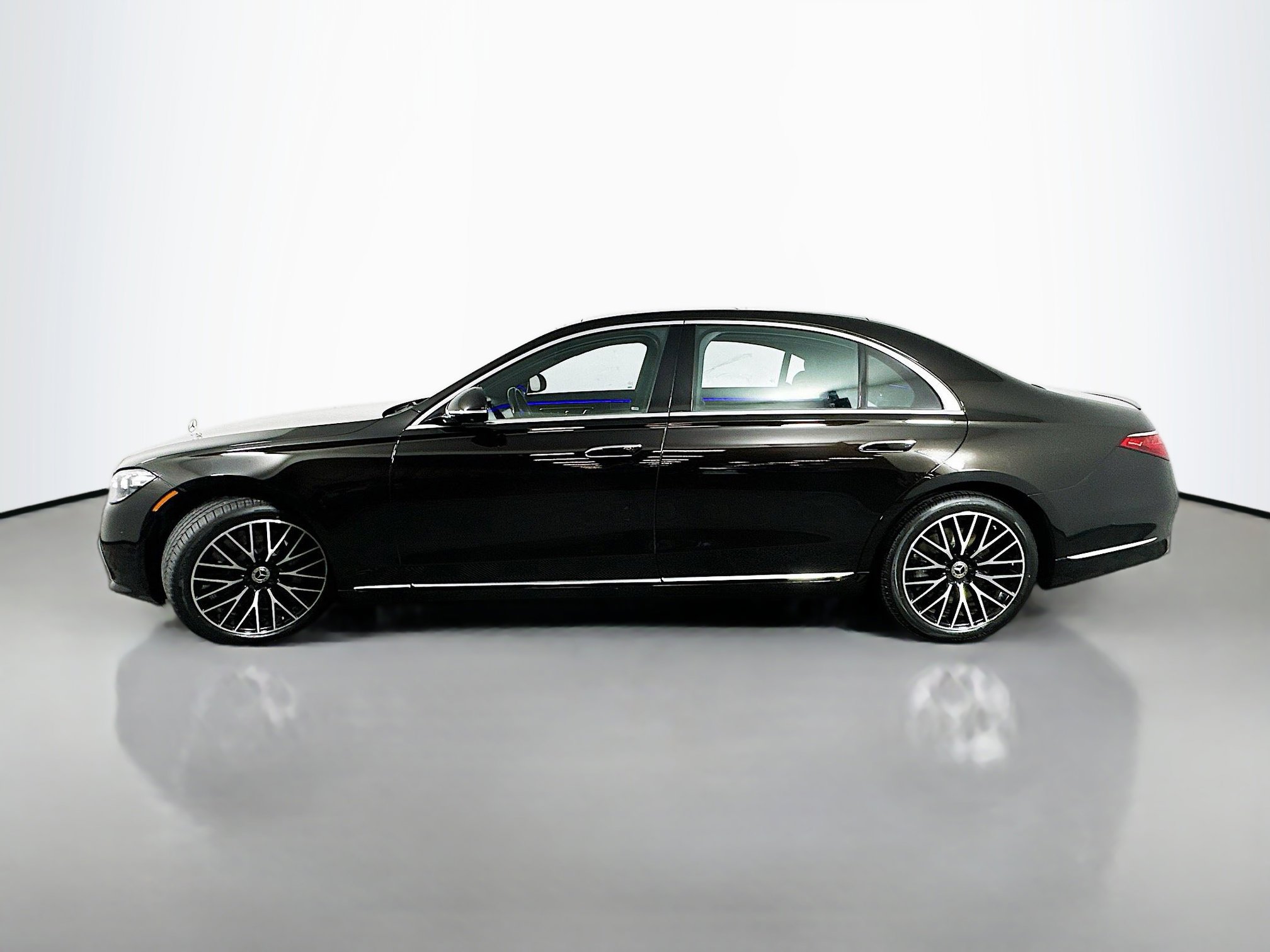 2022 Mercedes Benz S 580 4MATIC photo 2