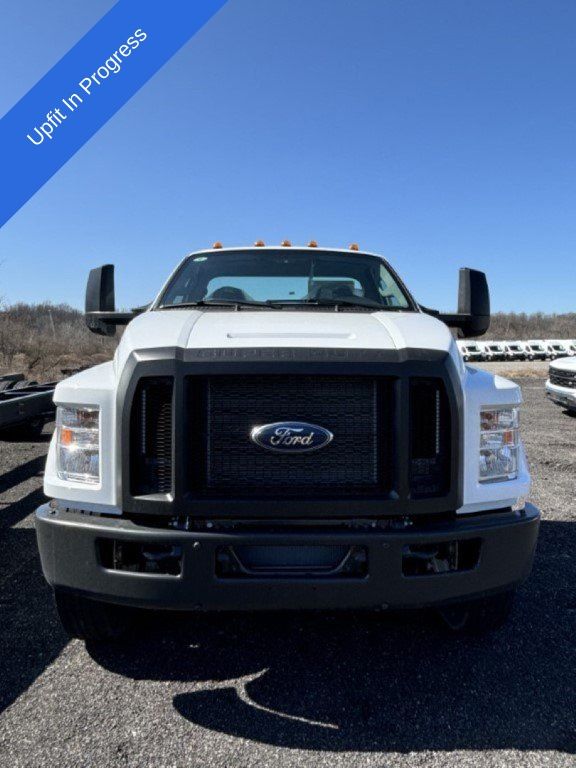 2026 Ford F-750 photo 2