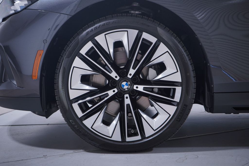 2026 Bmw 530i photo 2