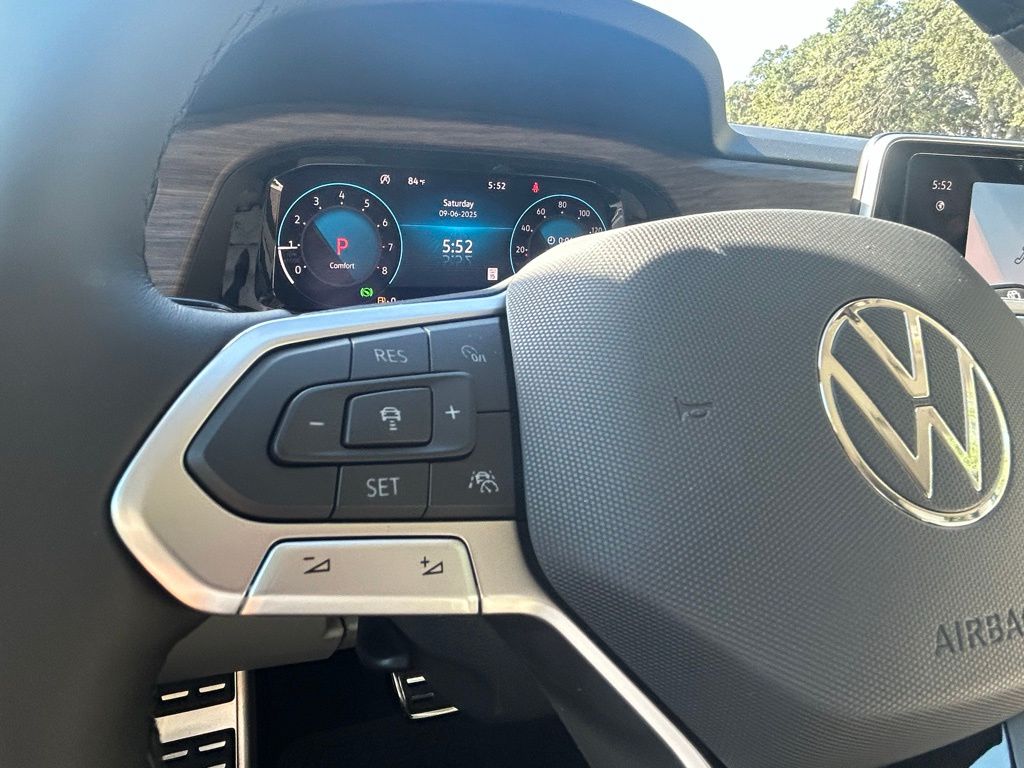 2026 Volkswagen Atlas SEL Premium R-Line photo 15