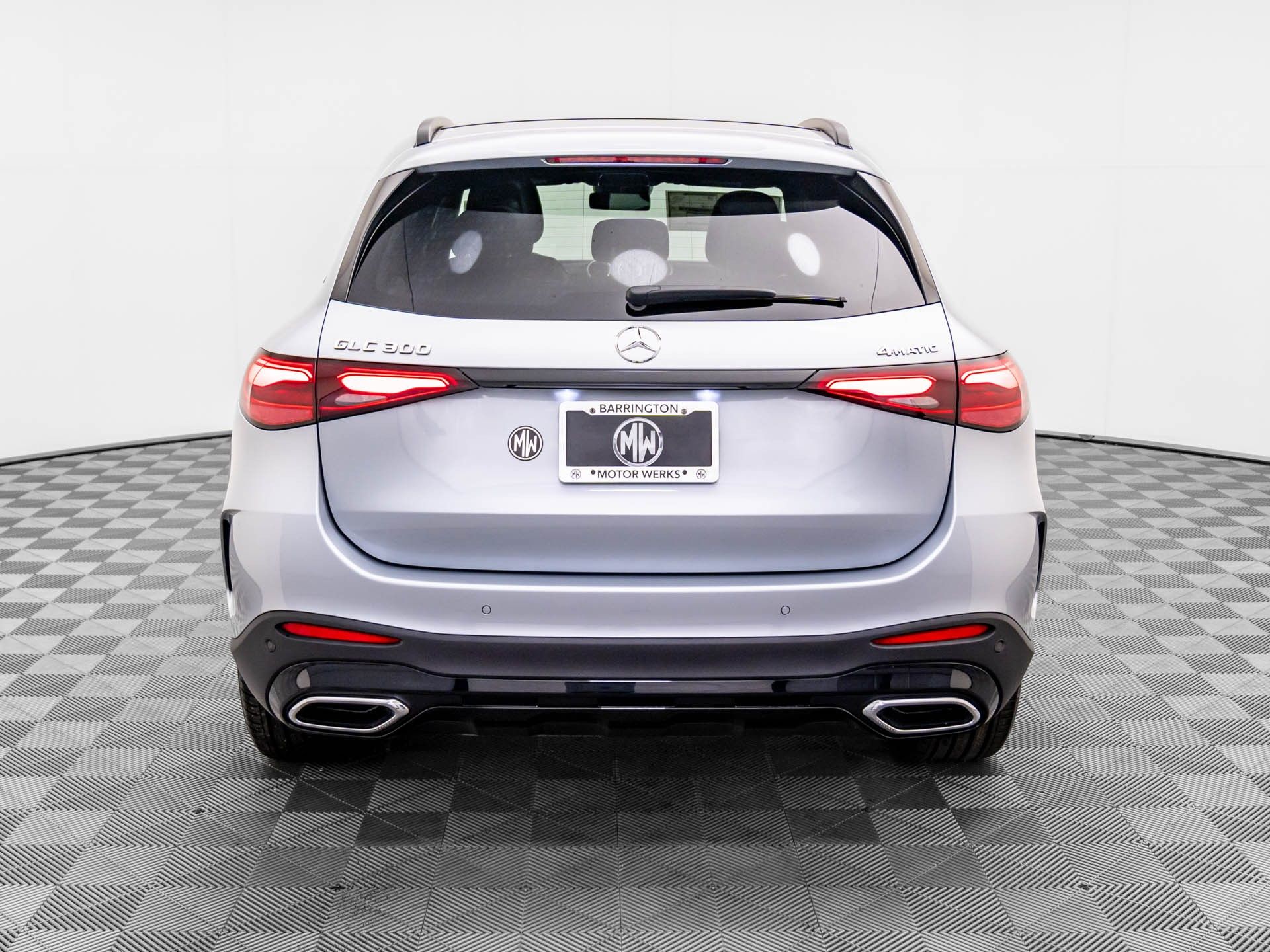 2025 Mercedes Benz GLC 300 4MATIC photo 3