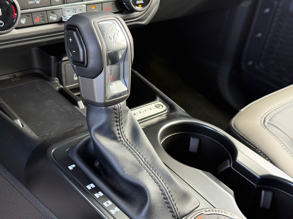 2025 Ford Bronco Outer Banks photo 13