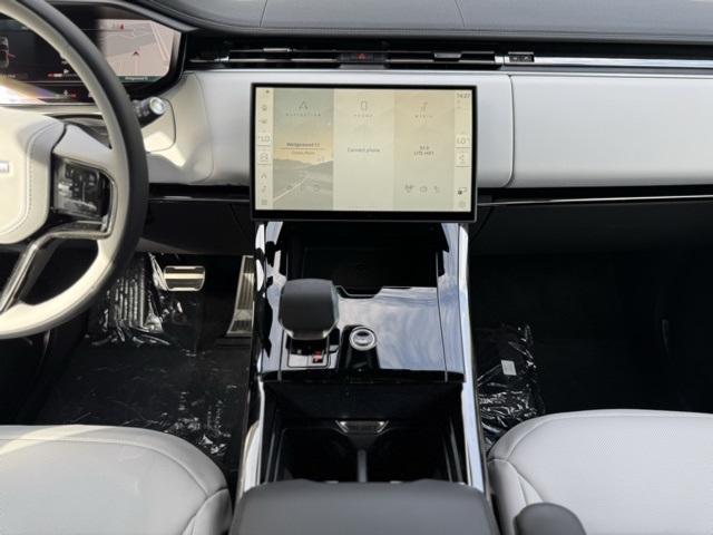 2025 Land Rover Range Rover Sport SE photo 30
