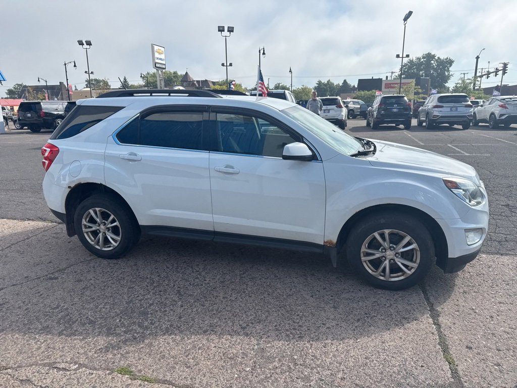 2017 Chevrolet Equinox LT photo 6