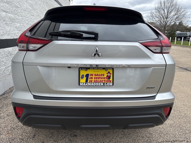 2025 Mitsubishi Eclipse Cross LE photo 4