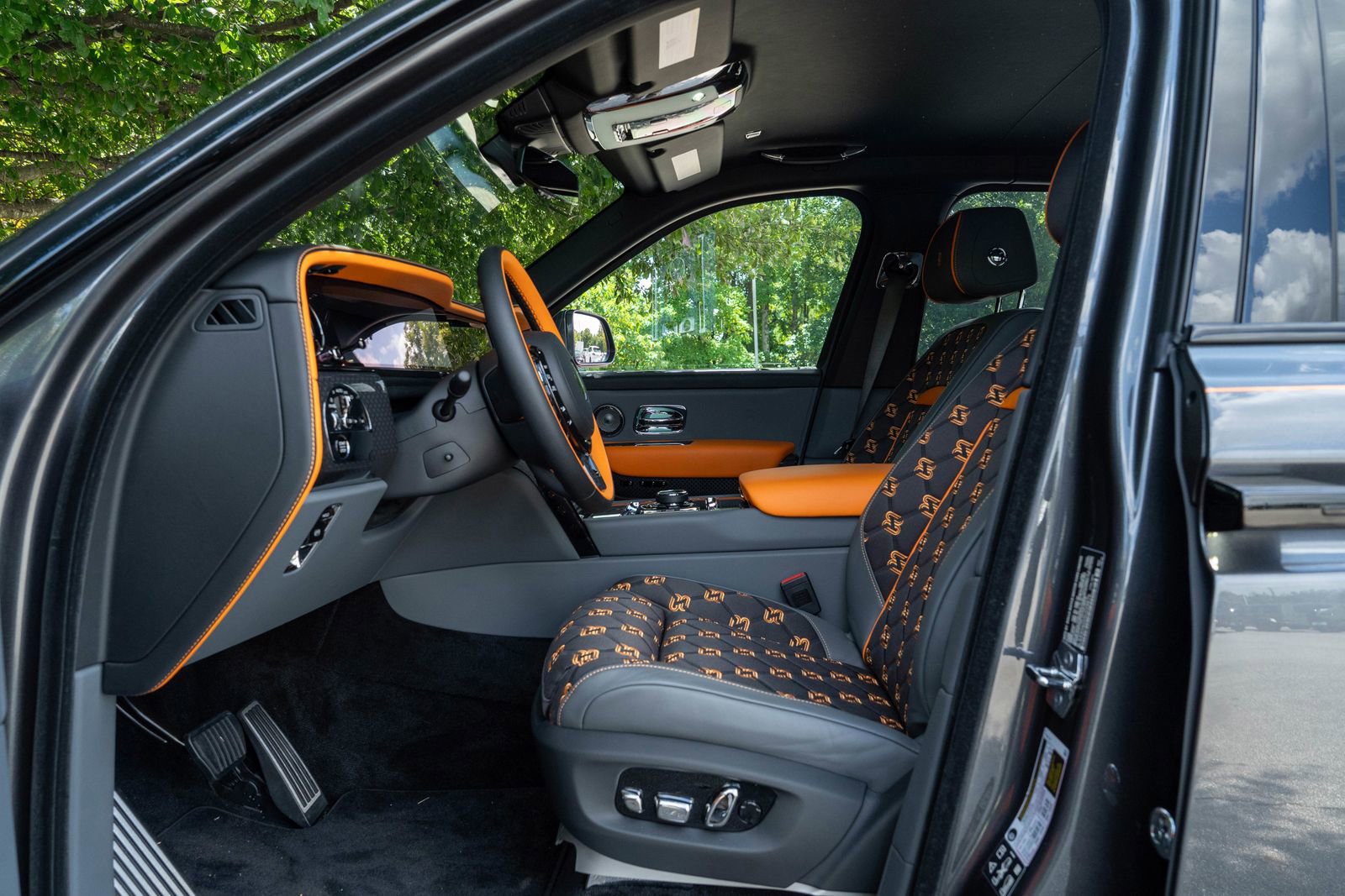 2025 Rolls Royce Cullinan Black Badge photo 17