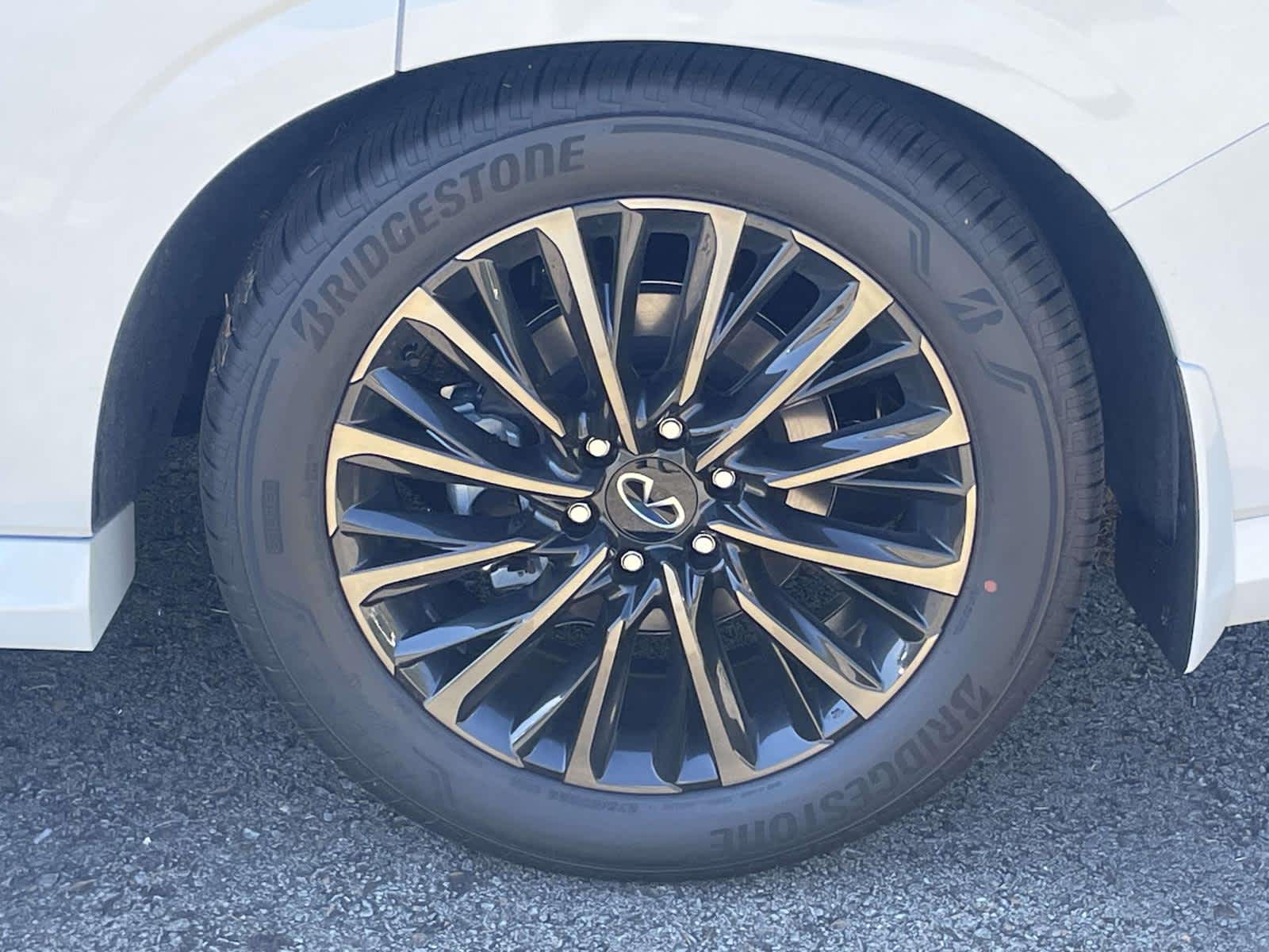 2026 Infiniti QX80 photo 8