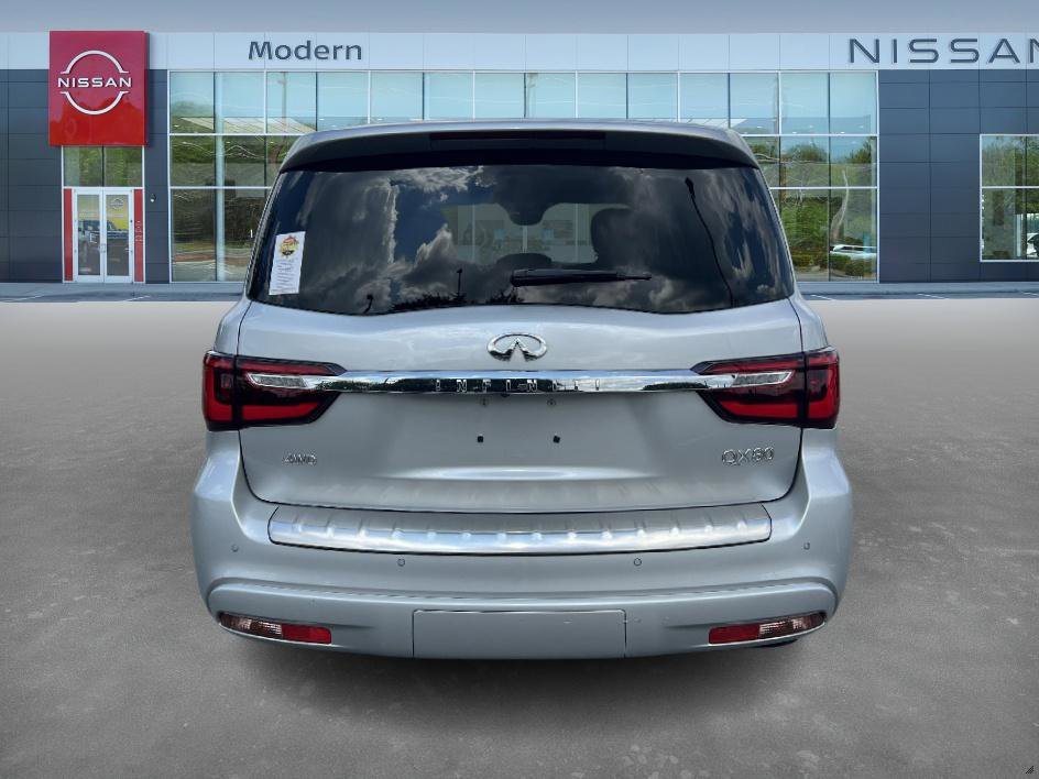 2023 Infiniti QX80 Luxe photo 4