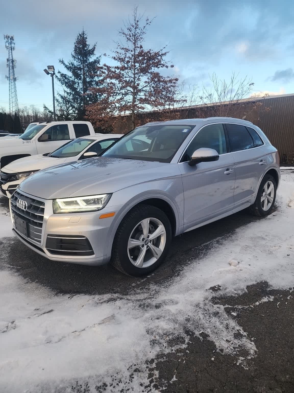 2020 Audi Q5 Premium Plus's photo