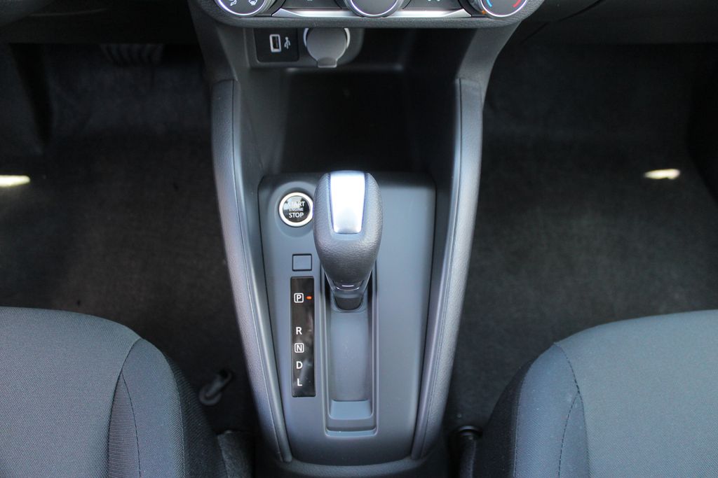 2025 Nissan Kicks Play S photo 16